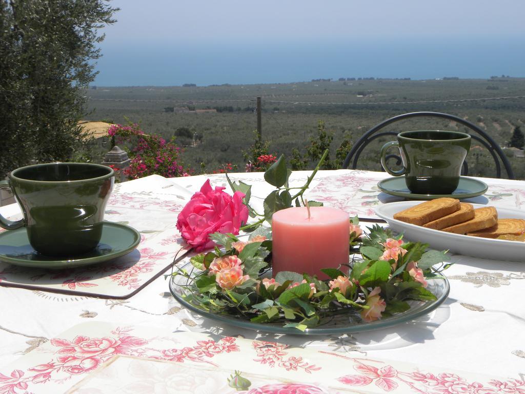 Villa In Gargano - Villa Basso Monte SantʼAngelo الغرفة الصورة