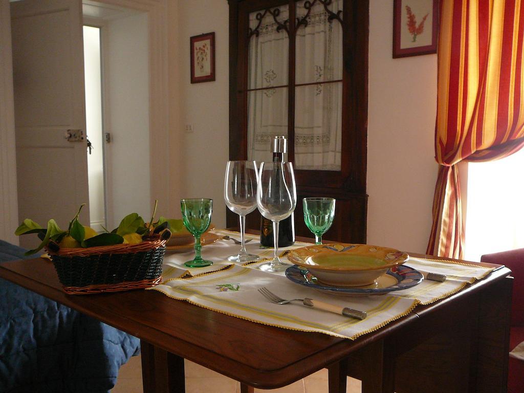 Villa In Gargano - Villa Basso Monte SantʼAngelo الغرفة الصورة